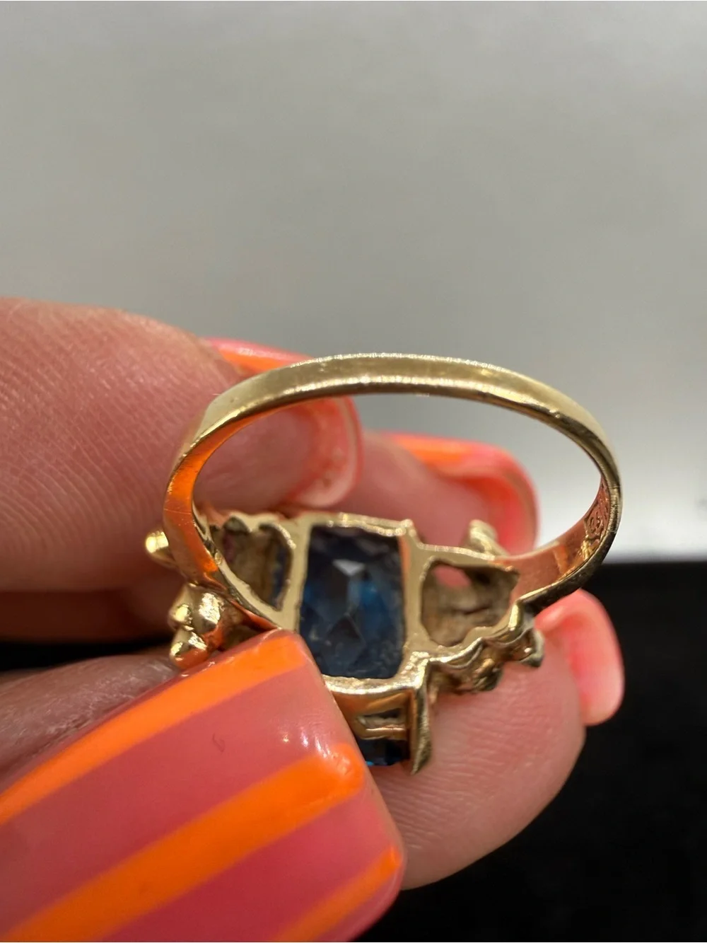 Vintage CS 10K Gold Blue Stone Ring Ruby Accents Size 3.75